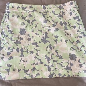 Izod golf skort size 8.